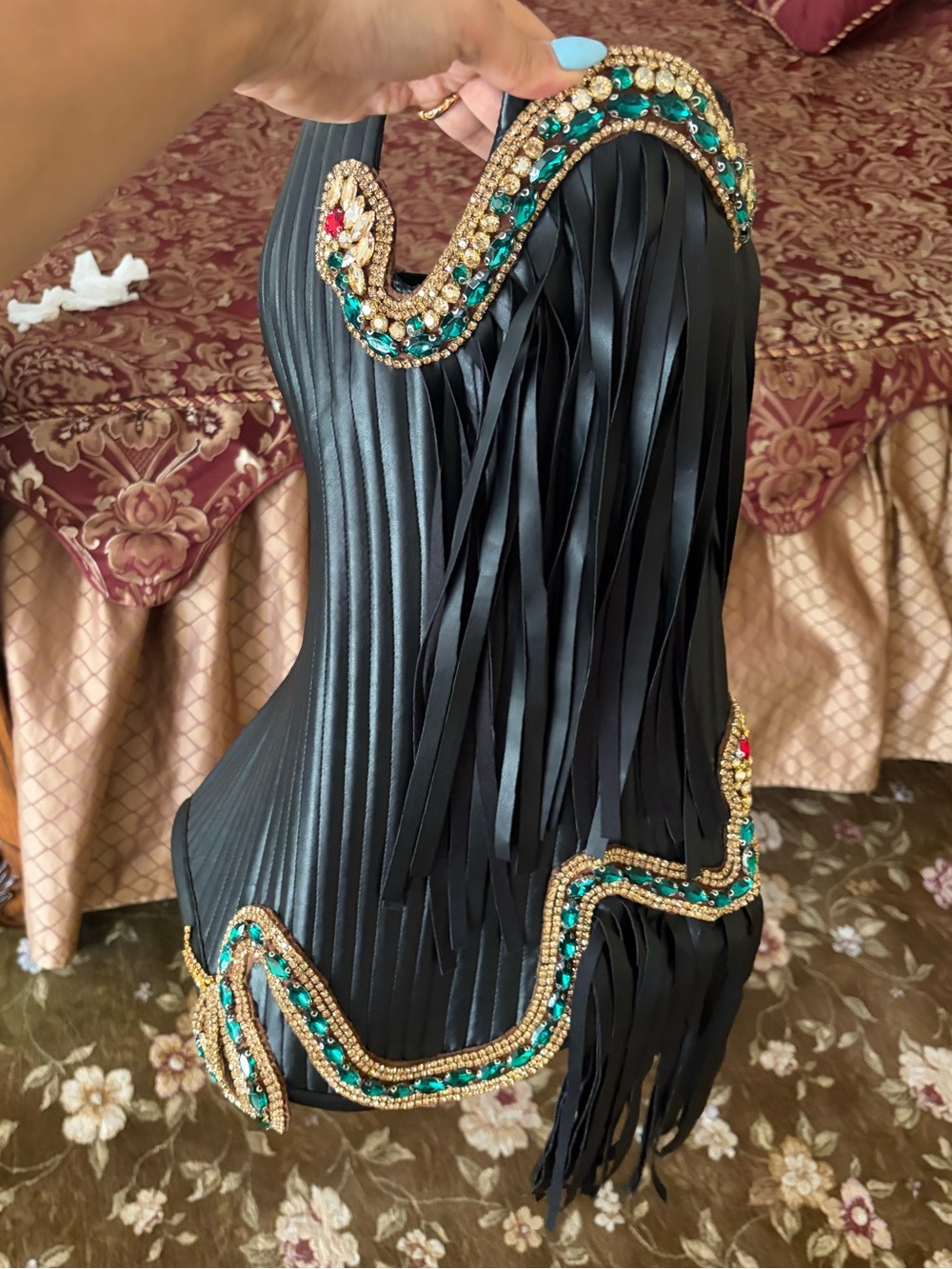 Albina Dyla corset with fringe and beaded snake
- Size XXL
- Brand new